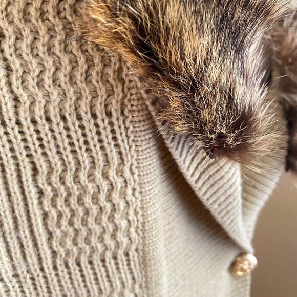 Vintage Loretta Double Button Long Knitted Tan Coat Size L w/ Animal Fur Collar - Picture 4 of 10